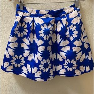 ALICE + OLIVIA Blue Swan Printed A-line Mini Skirt